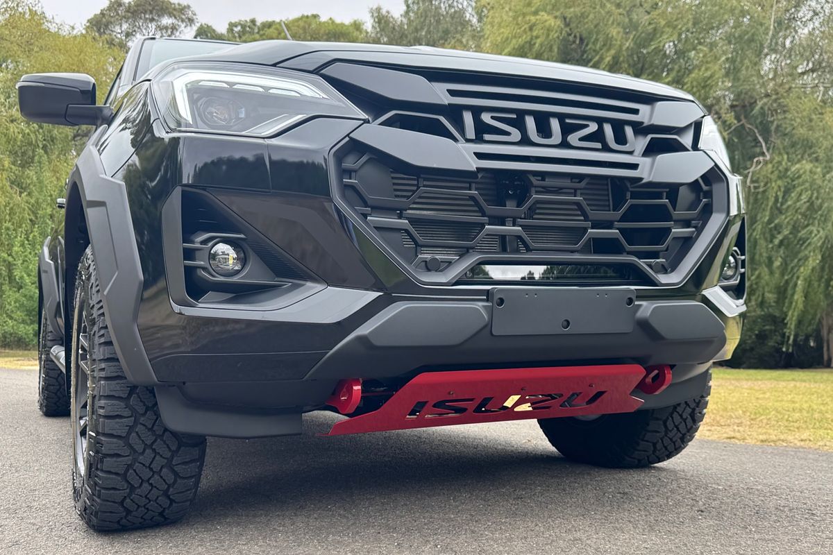 2024 Isuzu D-MAX BLADE 4X4
