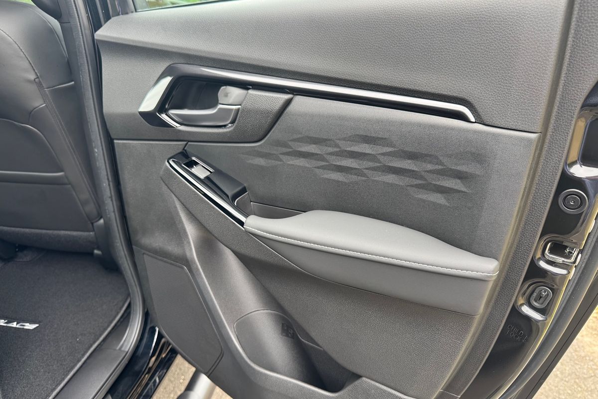 2024 Isuzu D-MAX BLADE 4X4