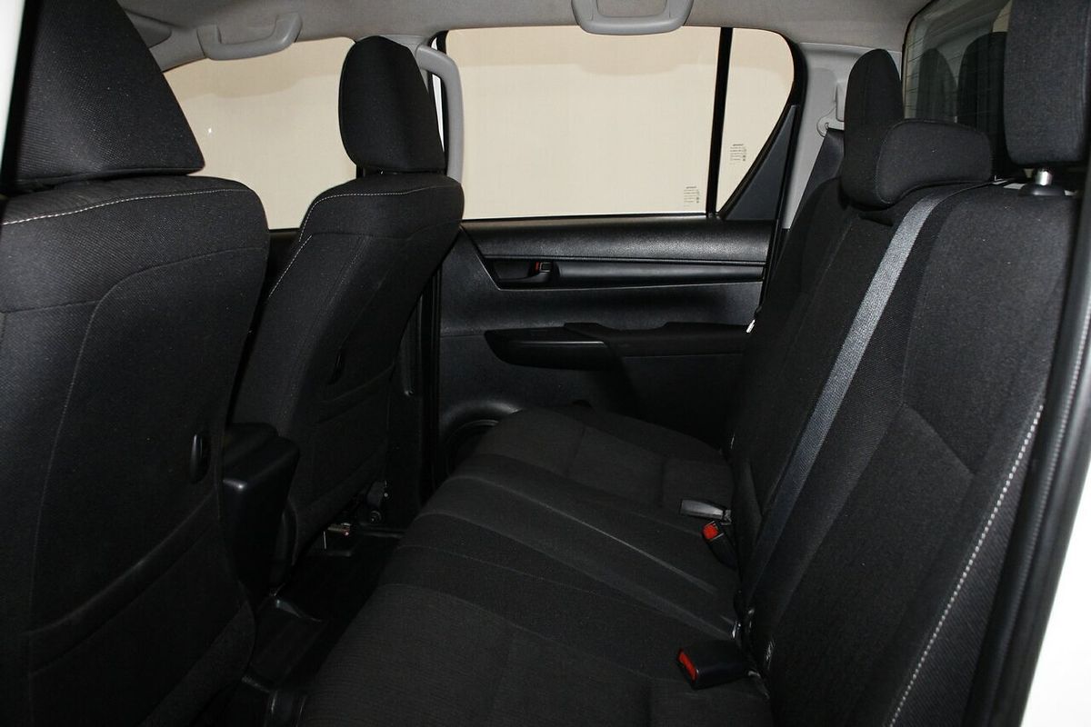 2024 Toyota Hilux SR GUN126R 4X4