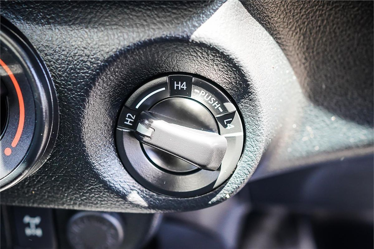 2019 Toyota Hilux SR GUN126R 4X4