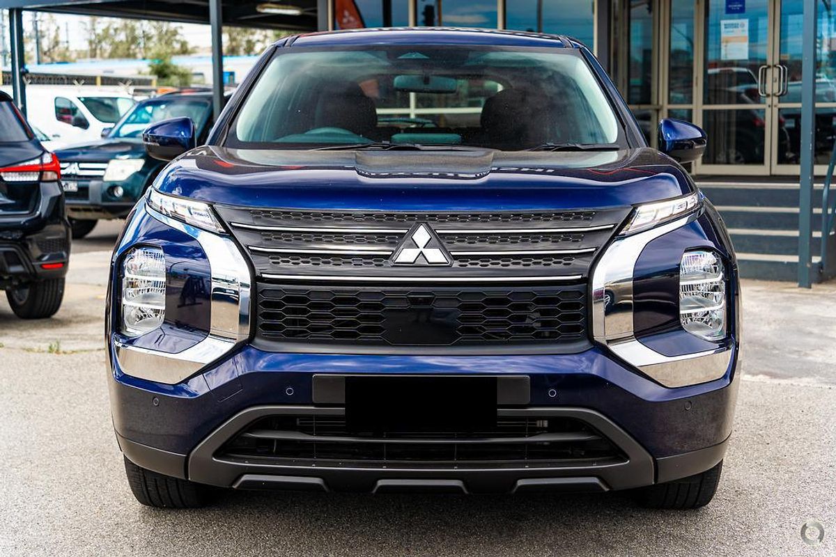 2023 Mitsubishi Outlander ES ZM