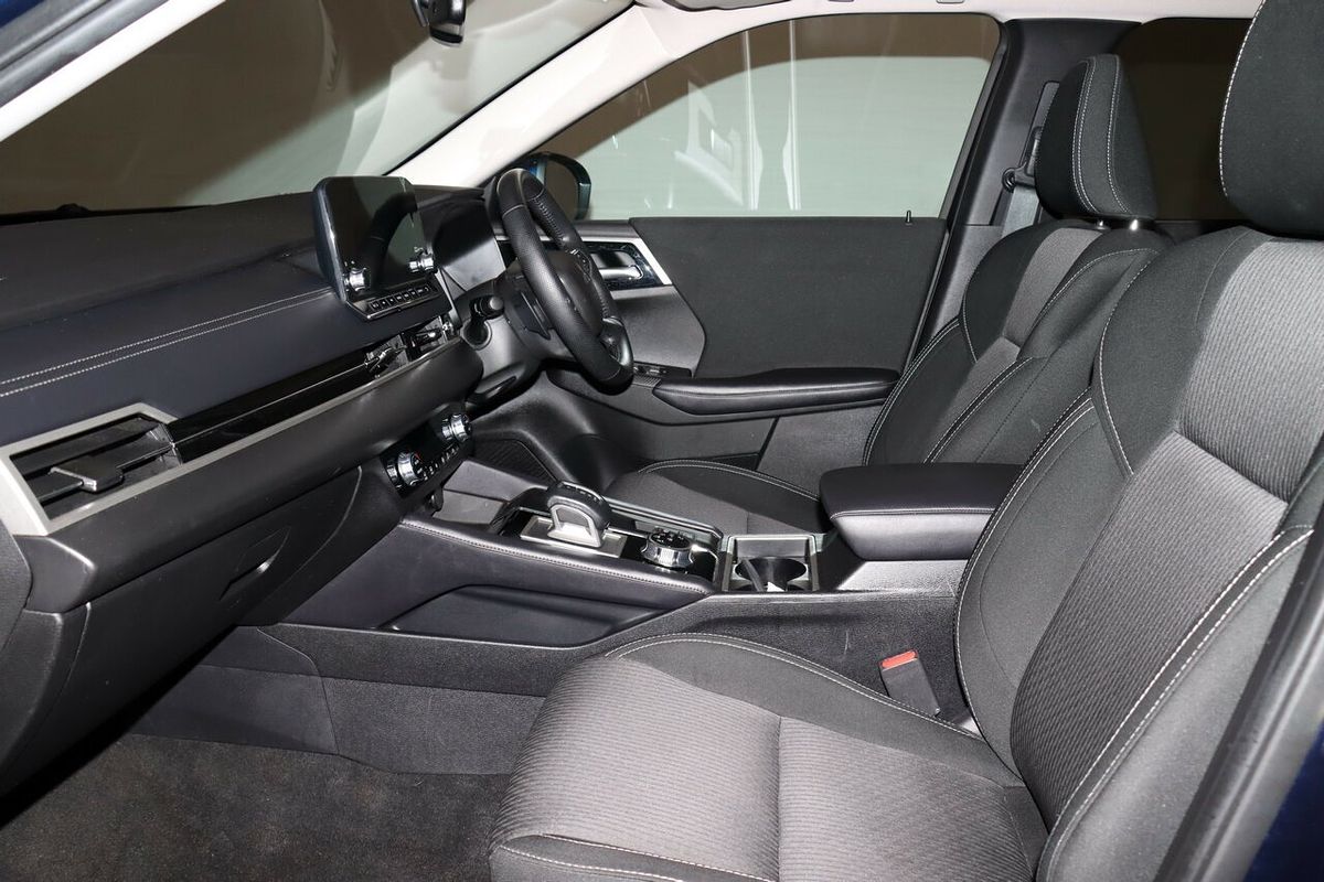 2023 Mitsubishi Outlander LS ZM