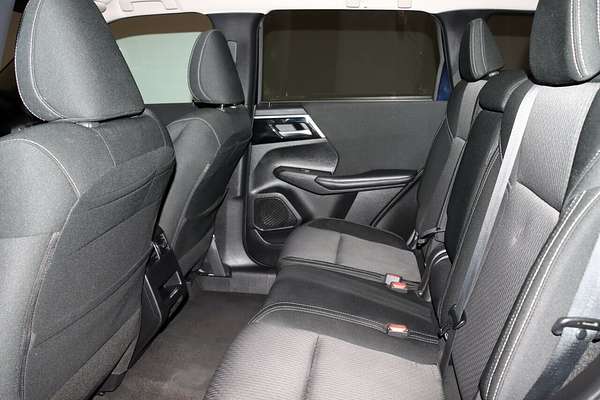 2023 Mitsubishi Outlander LS ZM