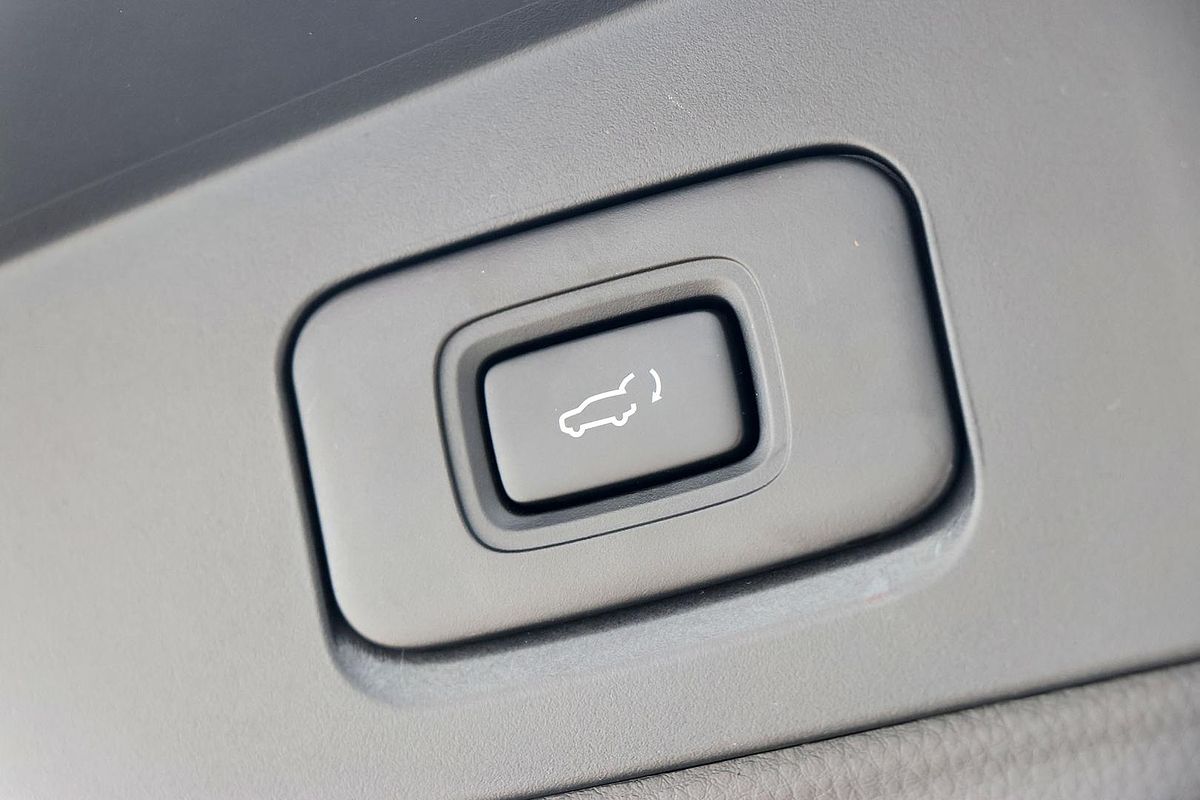 2024 Isuzu MU-X LS-U