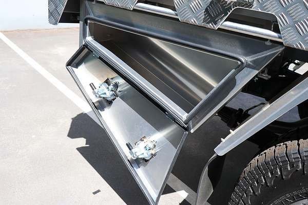 2024 Isuzu D-MAX X-TERRAIN 4X4