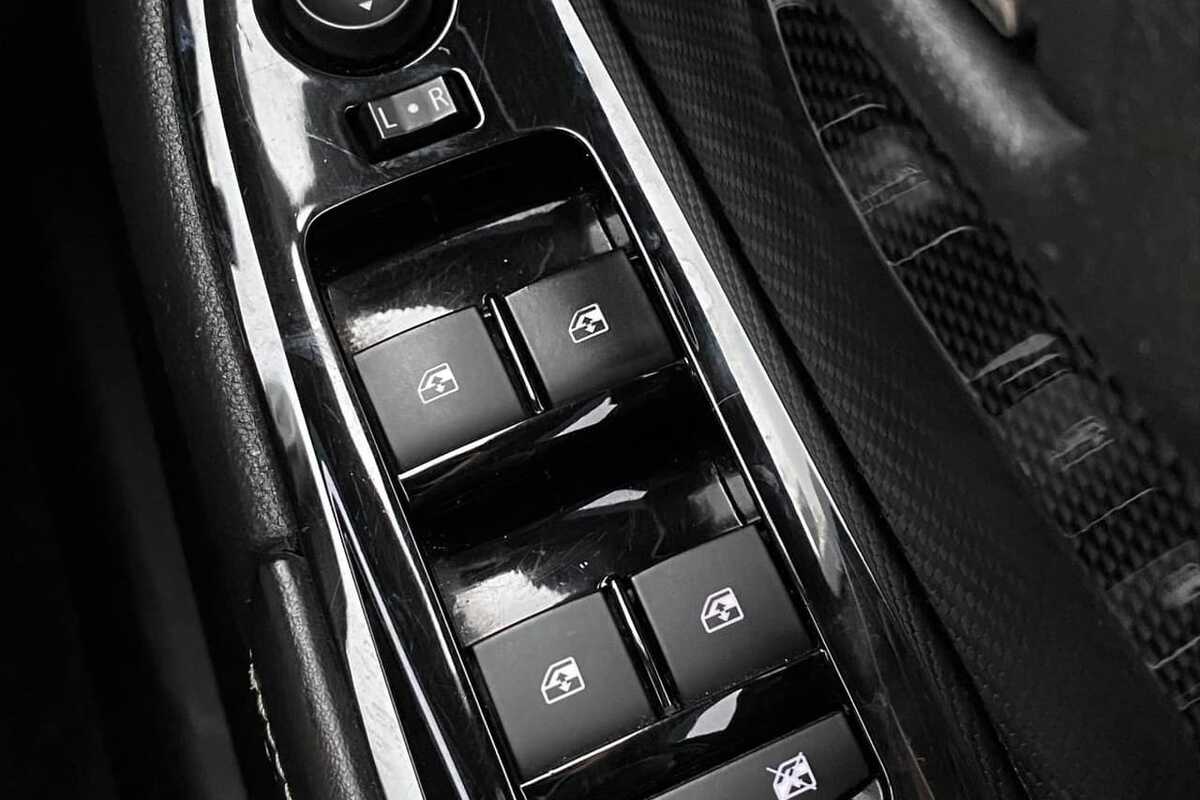 2013 Holden COMMODORE SV6 VF