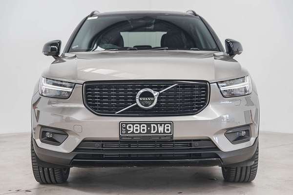 2022 Volvo XC40 T5 R-Design