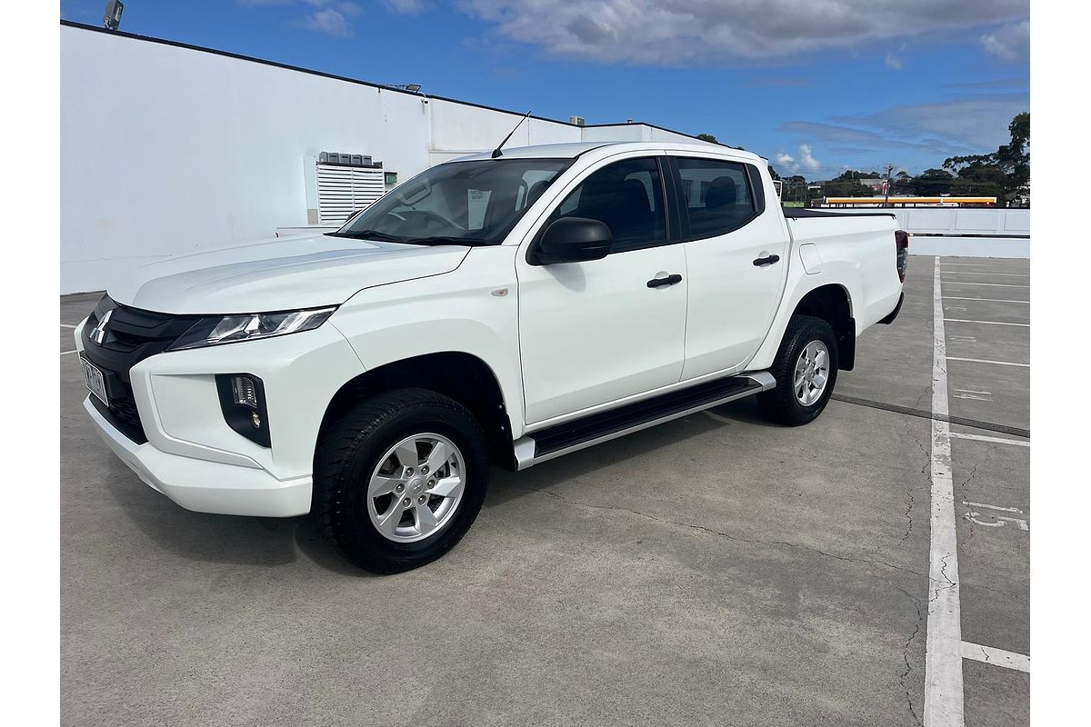 2022 Mitsubishi Triton GLX+ MR 4X4