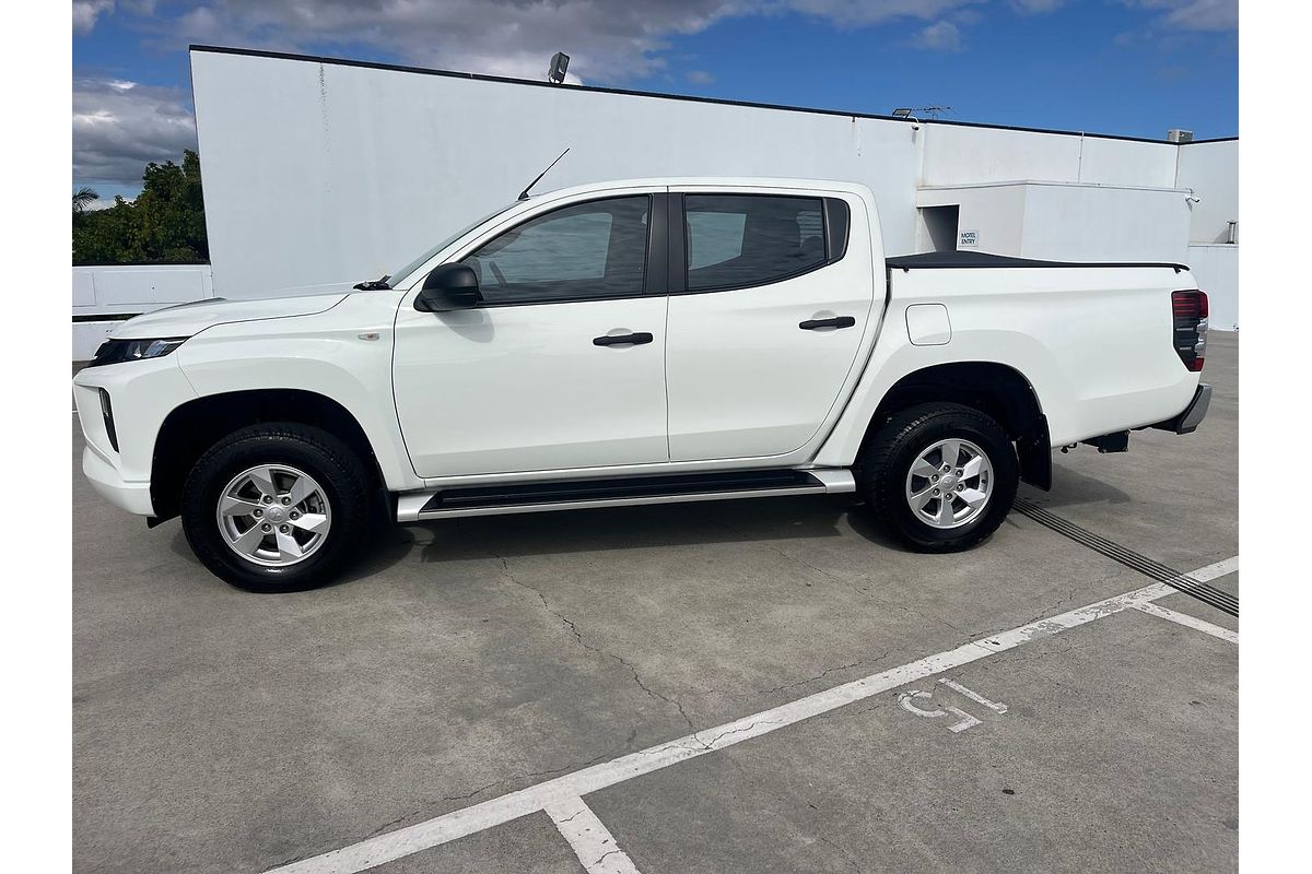 2022 Mitsubishi Triton GLX+ MR 4X4