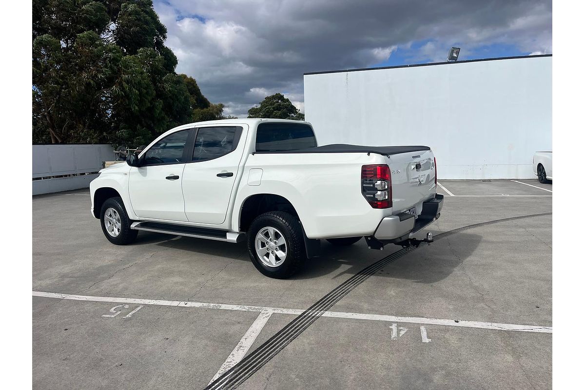 2022 Mitsubishi Triton GLX+ MR 4X4