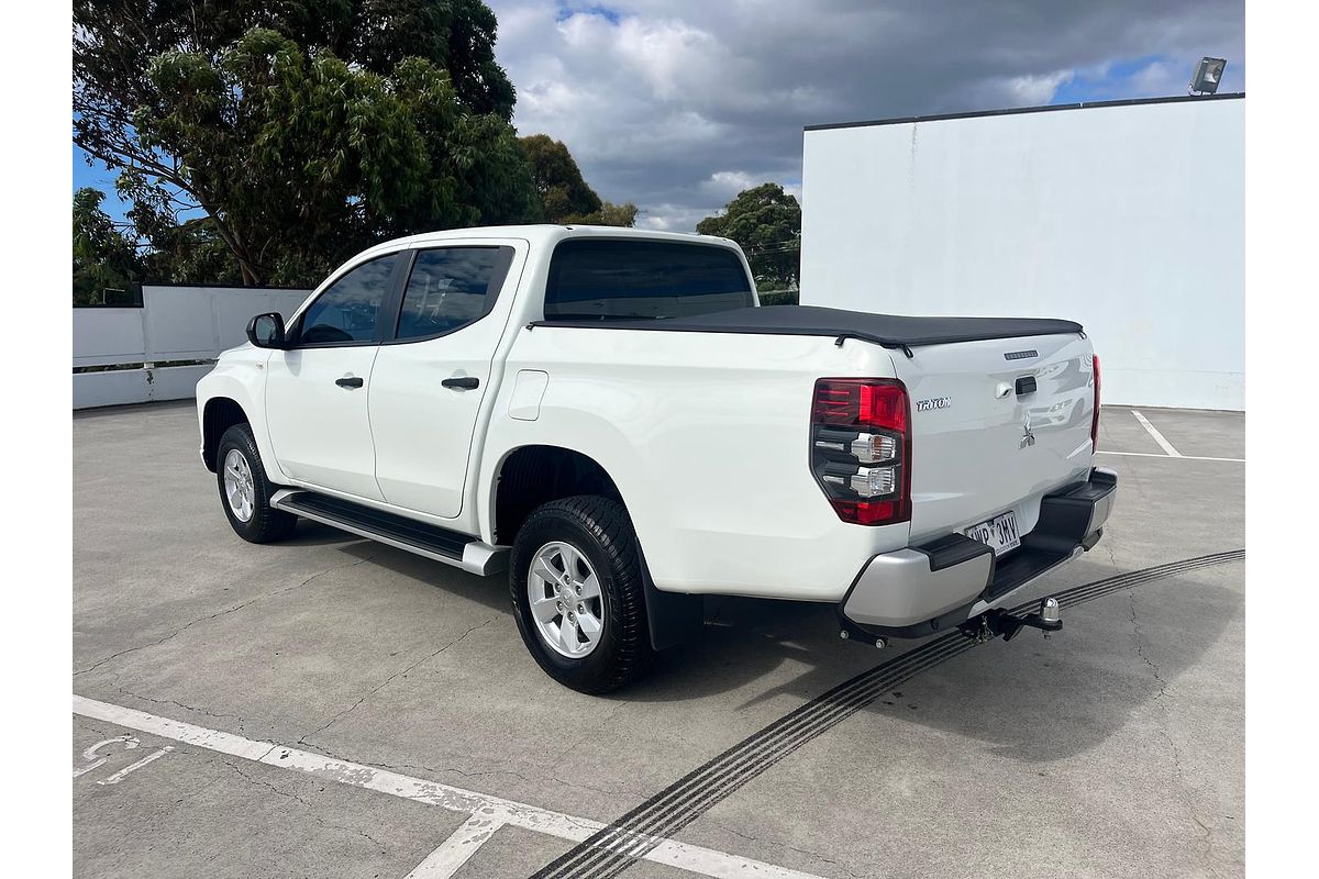 2022 Mitsubishi Triton GLX+ MR 4X4