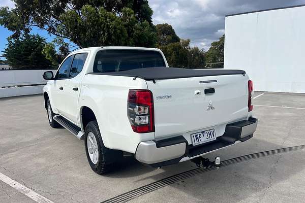2022 Mitsubishi Triton GLX+ MR 4X4