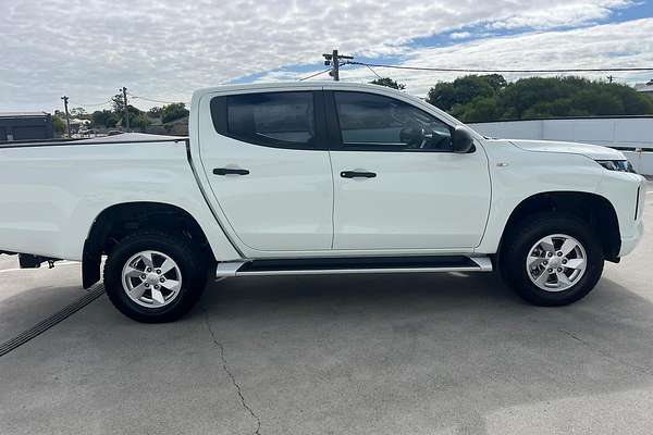 2022 Mitsubishi Triton GLX+ MR 4X4