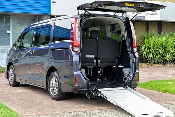 2015 Toyota Esquire Welcab ZRR80