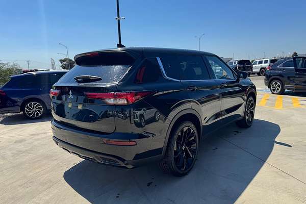 2024 Mitsubishi Outlander Black Edition ZM