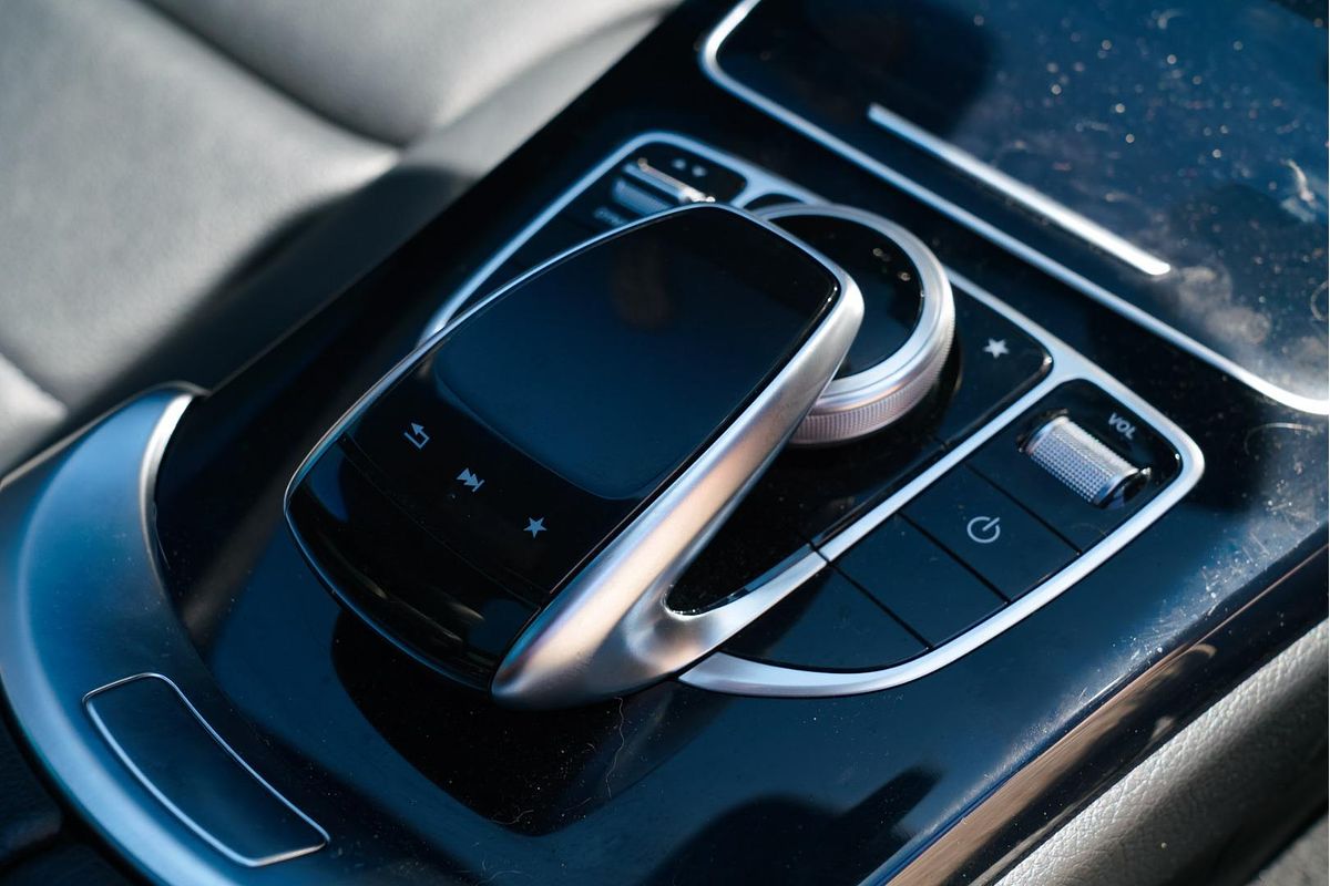 2017 Mercedes-Benz C-Class C200 W205