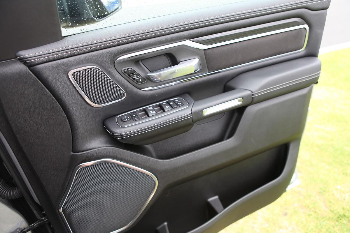 2024 RAM 1500 Laramie Sport RamBox DT 4X4 SWB