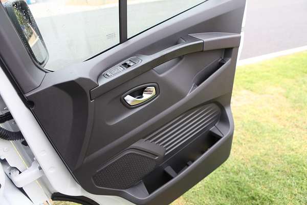 2024 Renault Trafic Premium X82 LWB