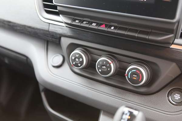 2024 Renault Trafic Premium X82 LWB
