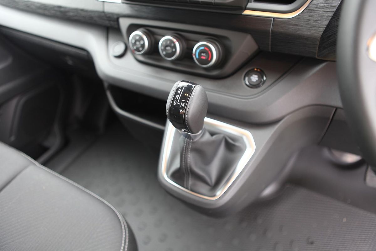 2024 Renault Trafic Premium X82 LWB