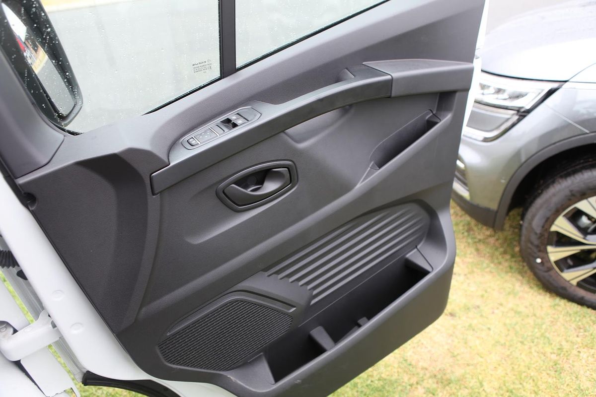 2023 Renault Trafic Pro X82 SWB