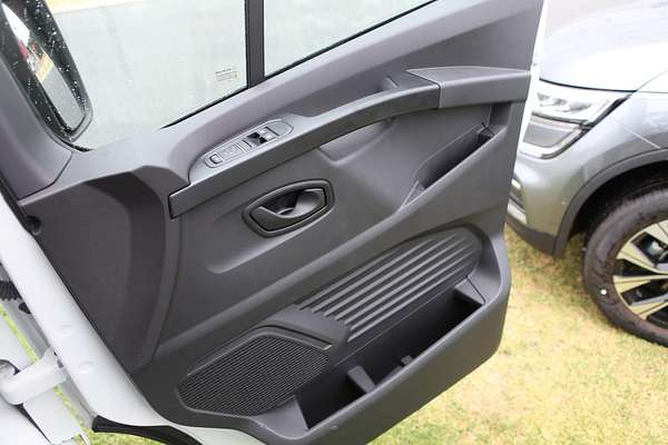 2023 Renault Trafic Pro X82 SWB