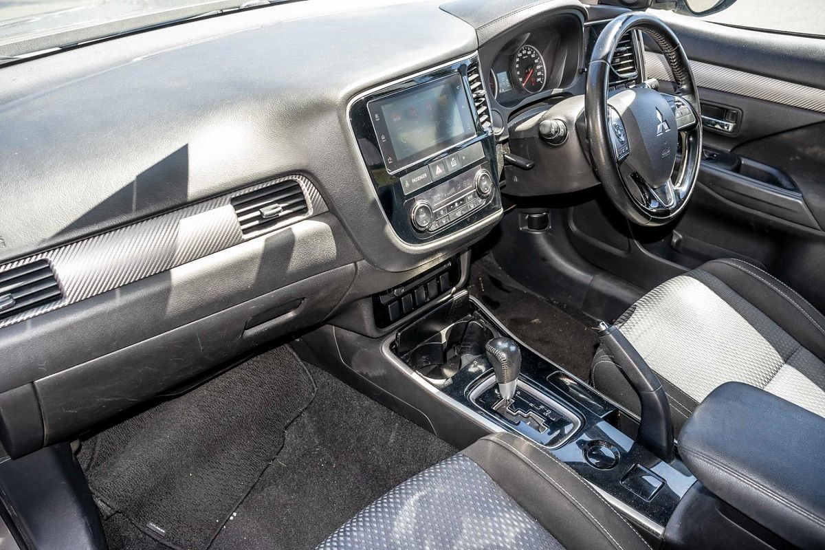 2017 Mitsubishi Outlander LS Safety Pack ZK