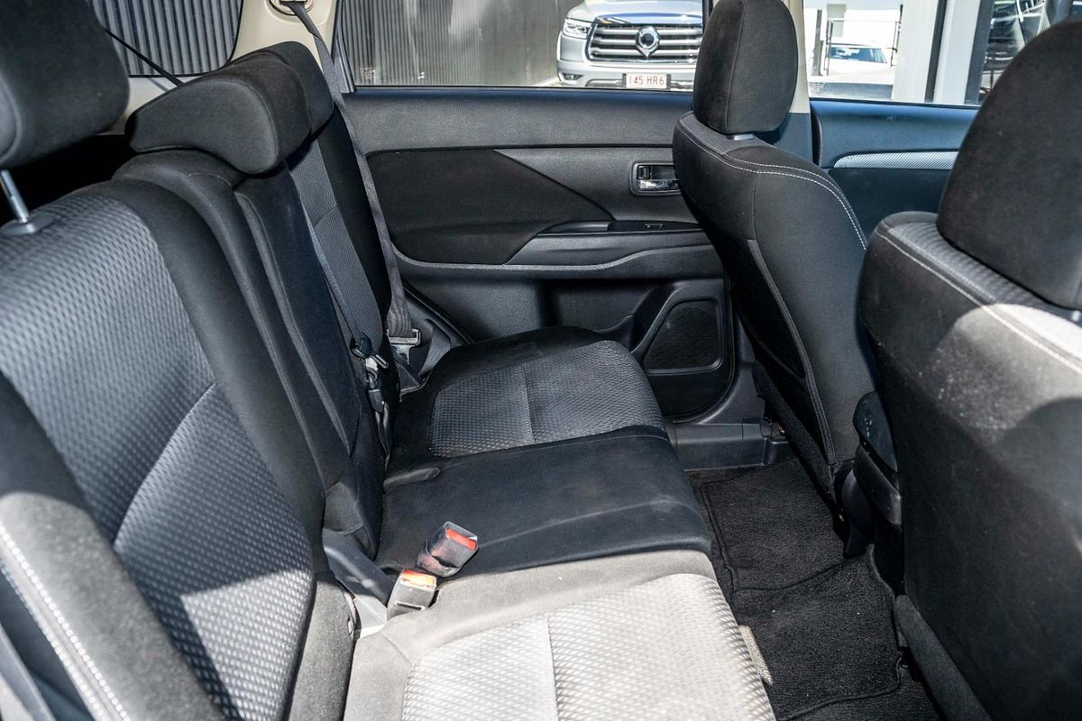 2017 Mitsubishi Outlander LS Safety Pack ZK