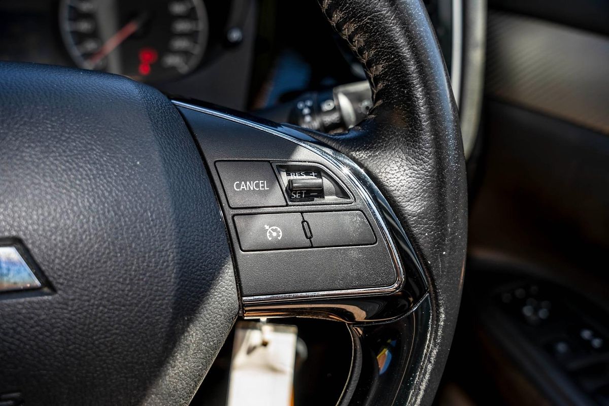 2017 Mitsubishi Outlander LS Safety Pack ZK