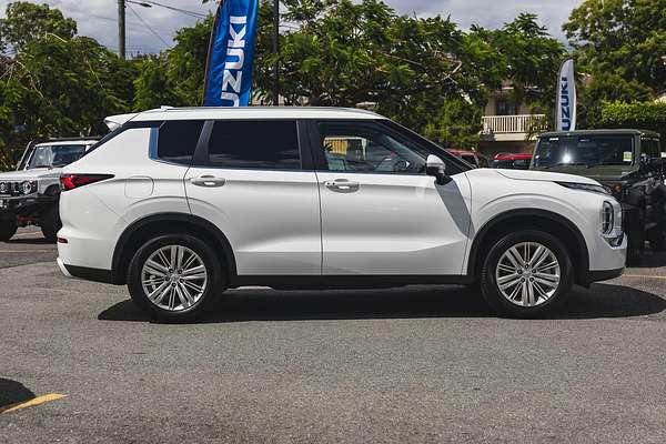 2024 Mitsubishi Outlander LS ZM
