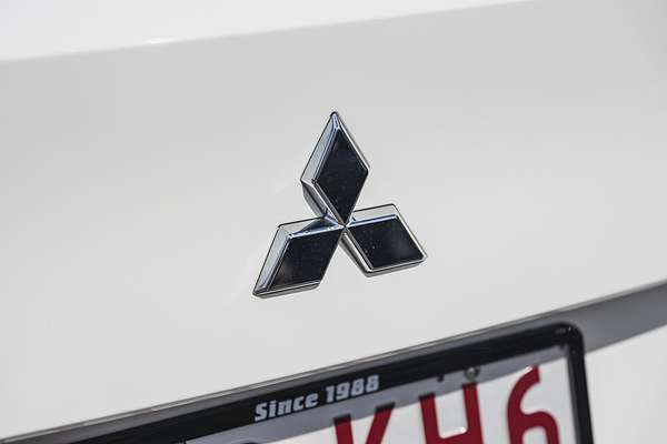 2024 Mitsubishi Outlander LS ZM