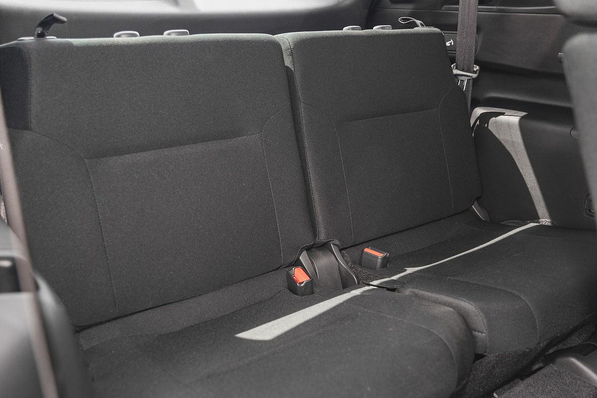 2024 Mitsubishi Outlander LS ZM