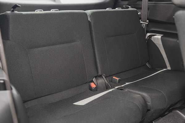 2024 Mitsubishi Outlander LS ZM