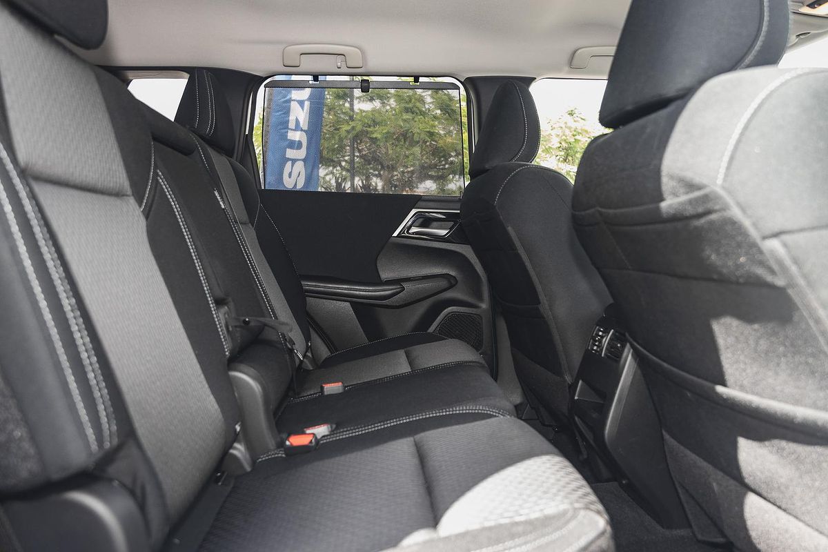 2024 Mitsubishi Outlander LS ZM