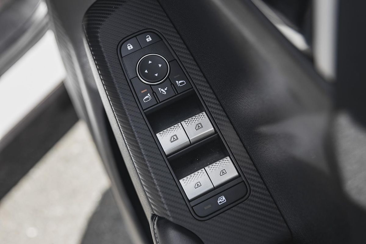 2024 Mitsubishi Outlander LS ZM