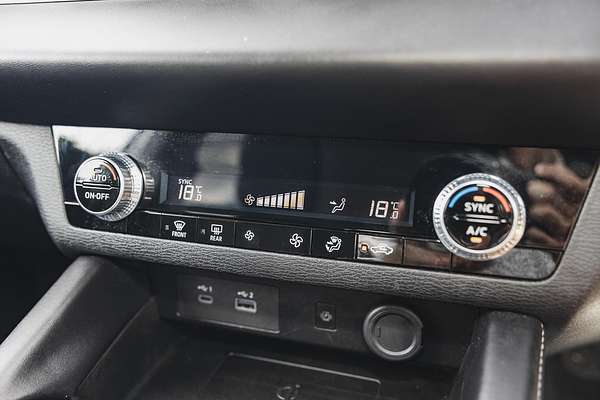 2024 Mitsubishi Outlander LS ZM