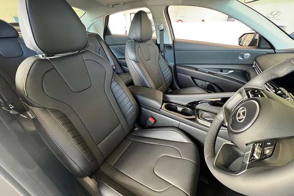 2024 Hyundai i30 Premium CN7.V2