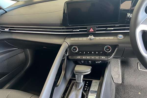 2024 Hyundai i30 Premium CN7.V2