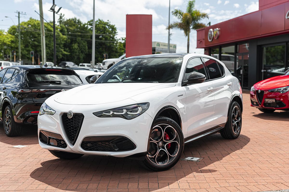 2023 Alfa Romeo Stelvio Veloce Series 4
