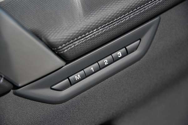 2024 Land Rover Discovery Sport P300e Dynamic SE L550