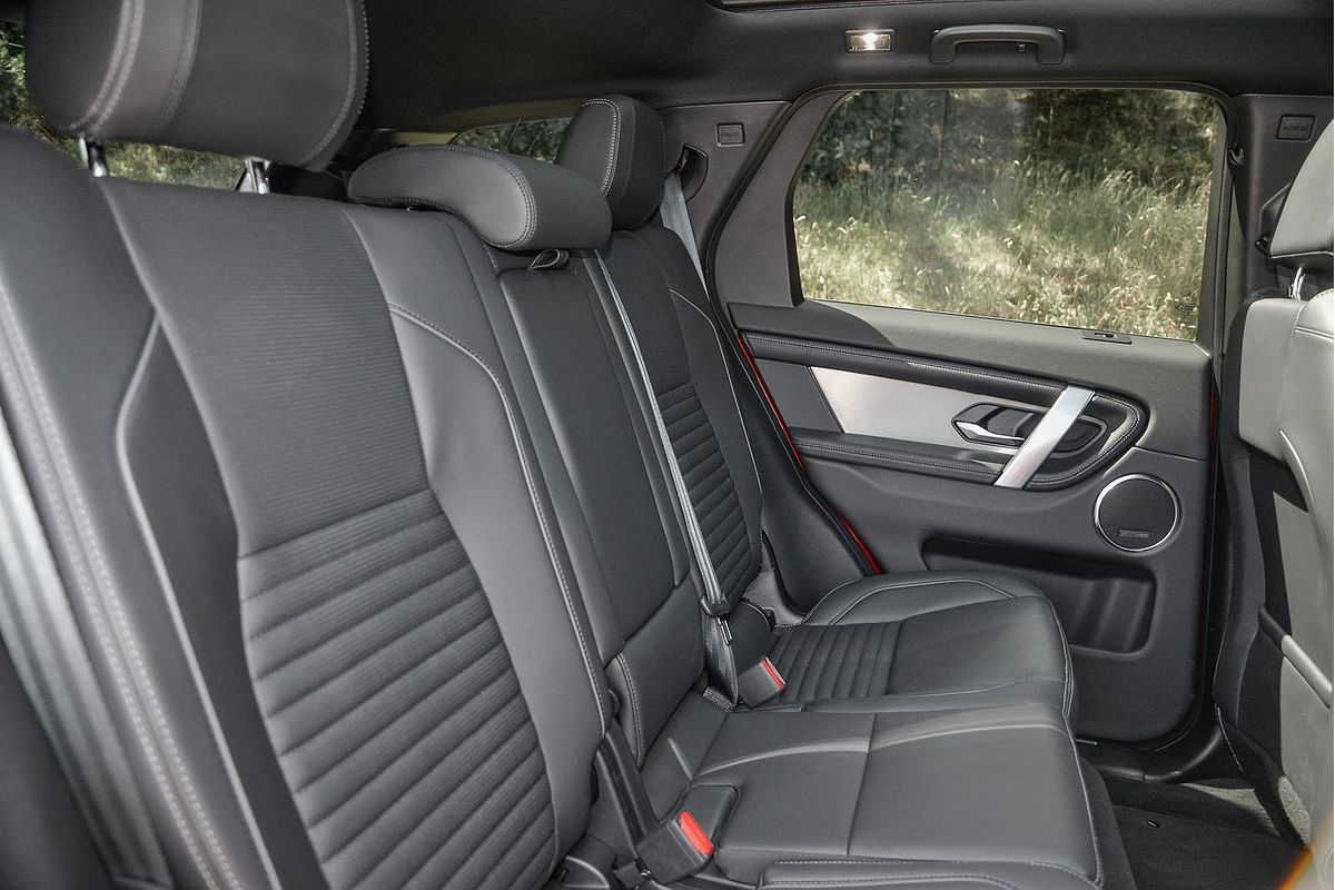 2024 Land Rover Discovery Sport P250 Dynamic SE L550