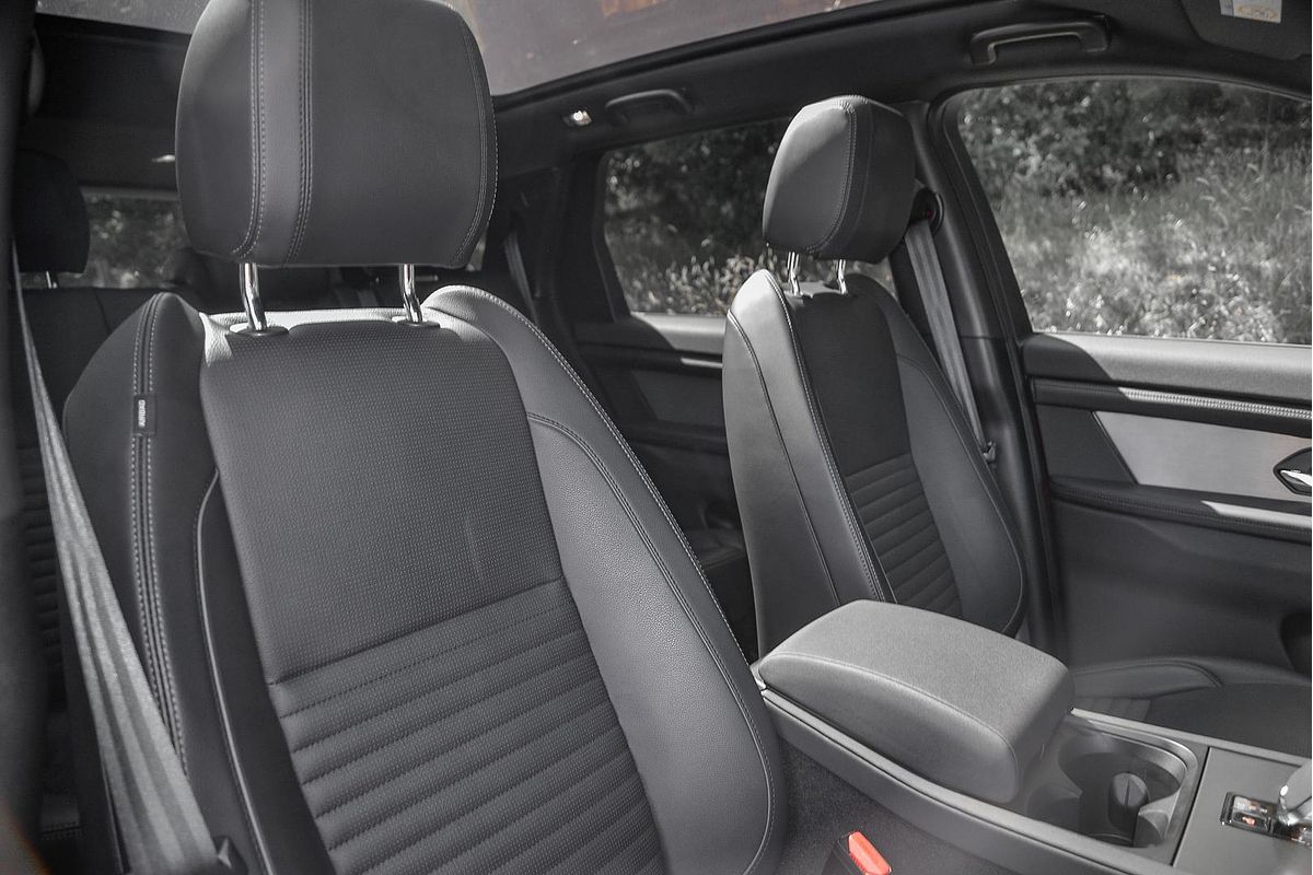 2024 Land Rover Discovery Sport P250 Dynamic SE L550