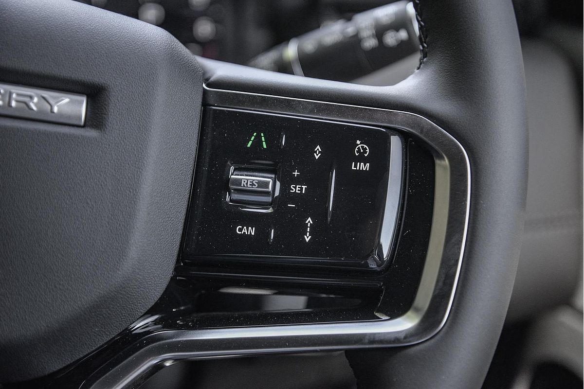 2024 Land Rover Discovery Sport P300e Dynamic SE L550