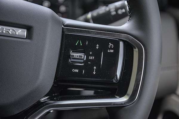 2024 Land Rover Discovery Sport P300e Dynamic SE L550