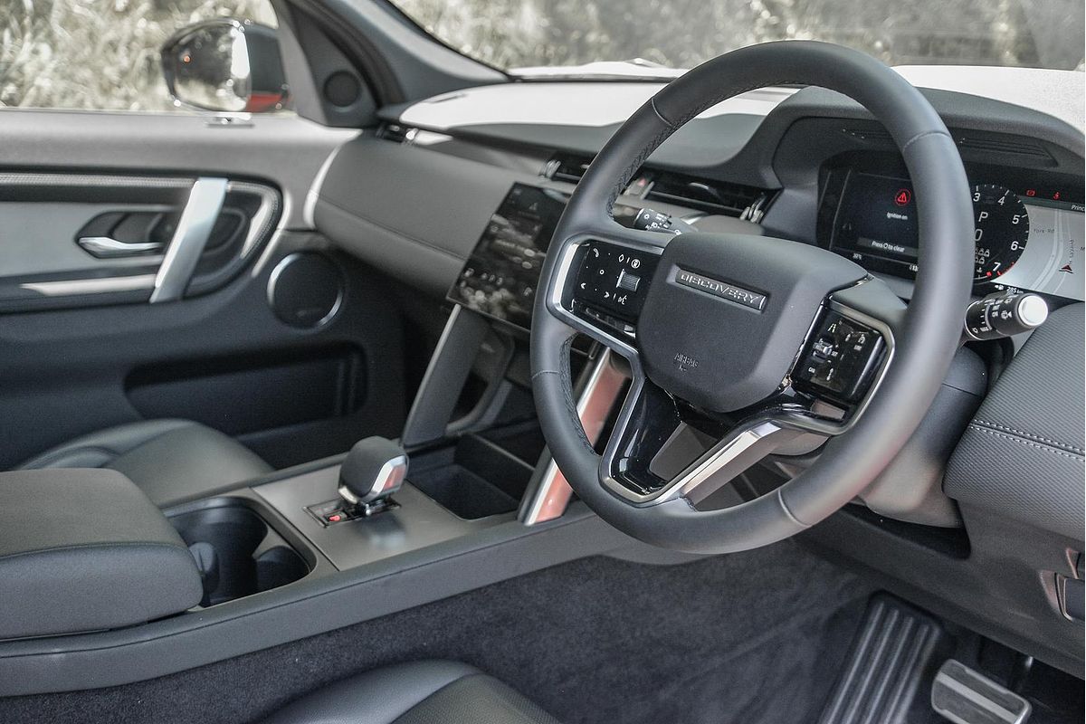 2024 Land Rover Discovery Sport P250 Dynamic SE L550