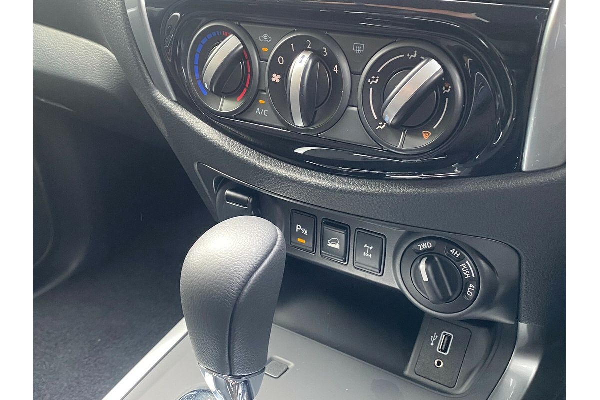 2023 Nissan Navara ST D23 4X4