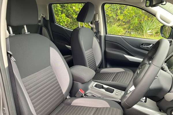 2024 Nissan Navara ST D23 4X4