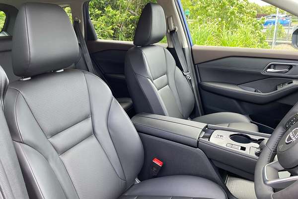 2024 Nissan X-TRAIL ST-L T33