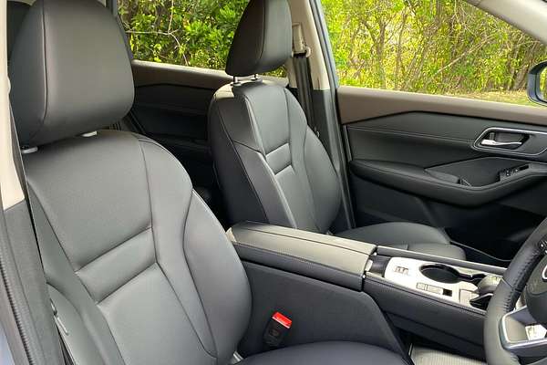 2024 Nissan X-TRAIL ST-L T33
