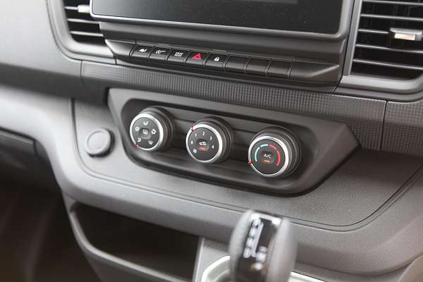 2024 Renault Trafic Pro X82 LWB